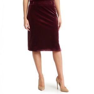Laundry by Shelli Segal Velour Pencil Skirt Beet Medium (8-10)